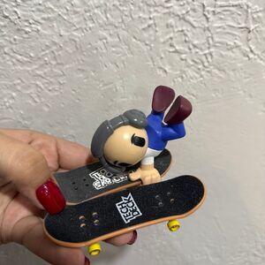 Tech Deck SK8 Crew Fingerboard Rider with 2 boards